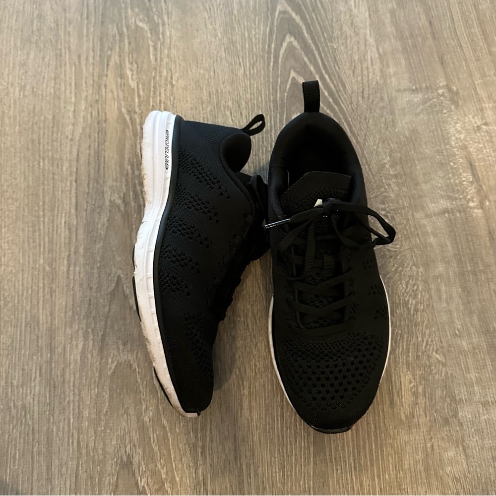 Women's APL TechLoom Pro black size 7.5 worn once
